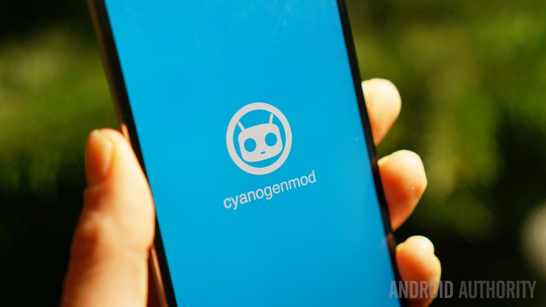 手动电话显示Cyanogenmod Splash屏幕。