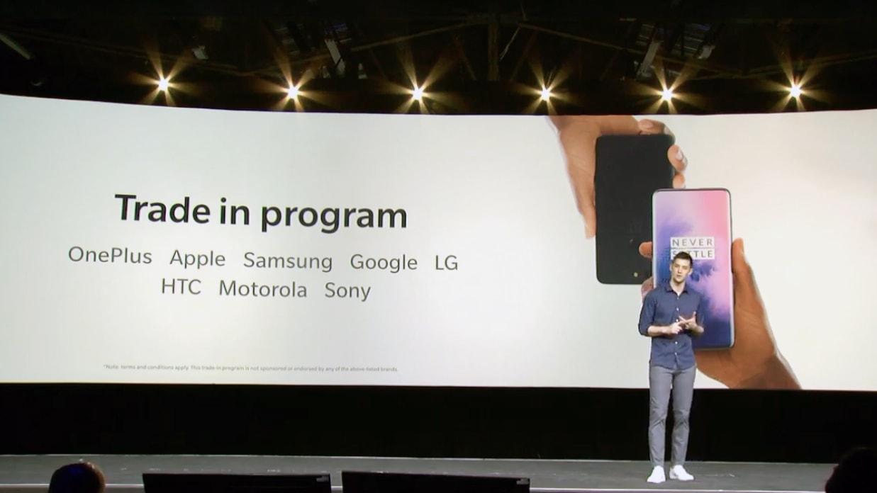 舞台上宣布的计划中的OnePlus贸易