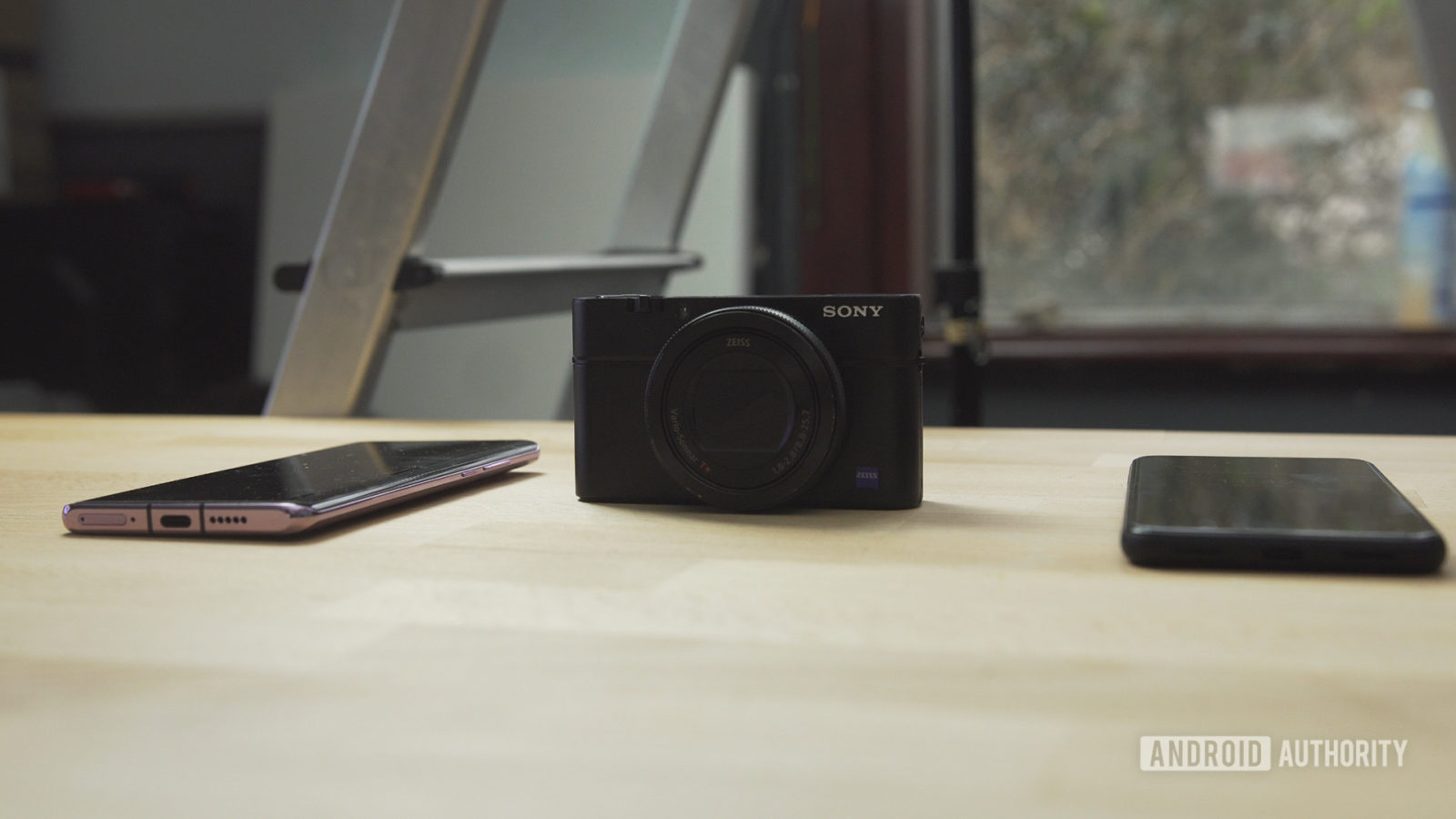 P30 Pro vs rx100 vs Pixel 4相机站立 - 紧凑型相机与智能手机