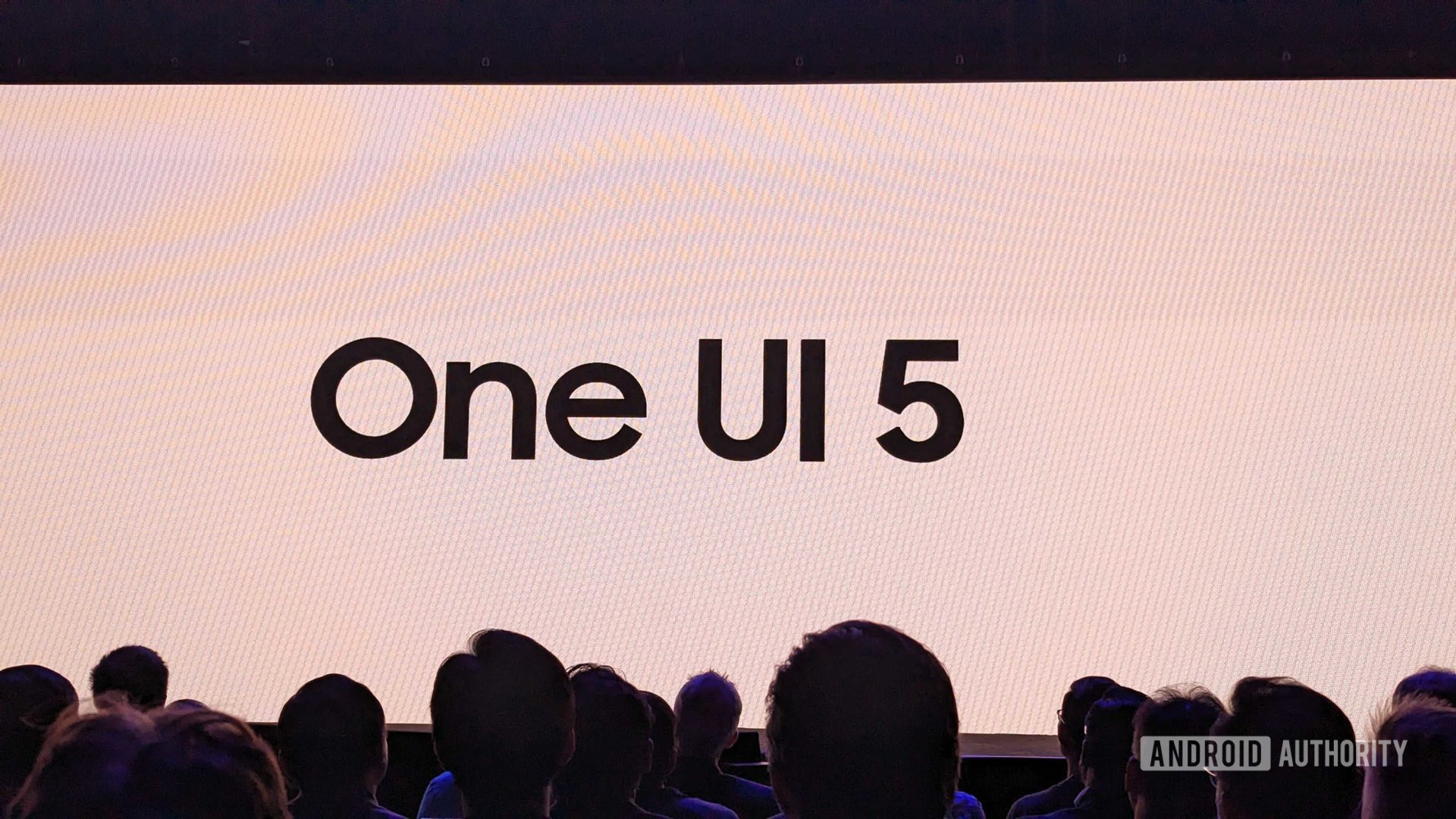 三星One UI 5。